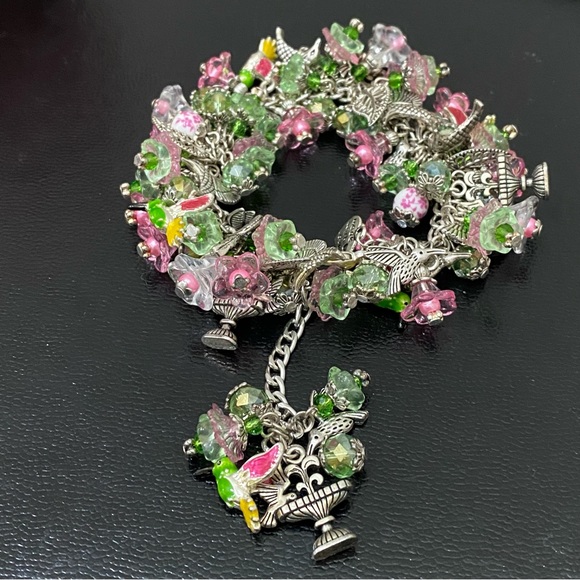 Handmade Spring Themed Flowers Hummingbird Chunky Beaded Fun Bracelet - Picture 7 of 16